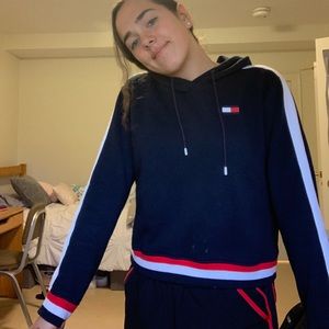 Navy blue Tommy Hilfiger sweatshirt